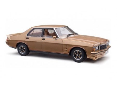 CLASSIC CARLECTABLES 1:18 HOLDEN HZ GTS - SANDLEWOOD METALLIC Fashion